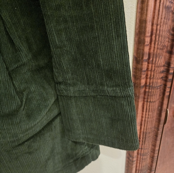 Women's Fall corduroy jacket with front pockets. Medium. - Picture 6 of 9